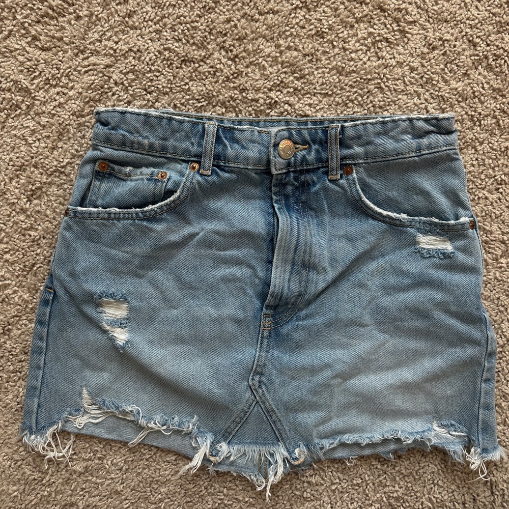 Zara Denim Skirt - Size M Never worn!